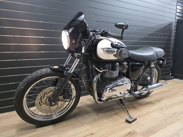 2010 TRIUMPH BONNEVILLE T100 White