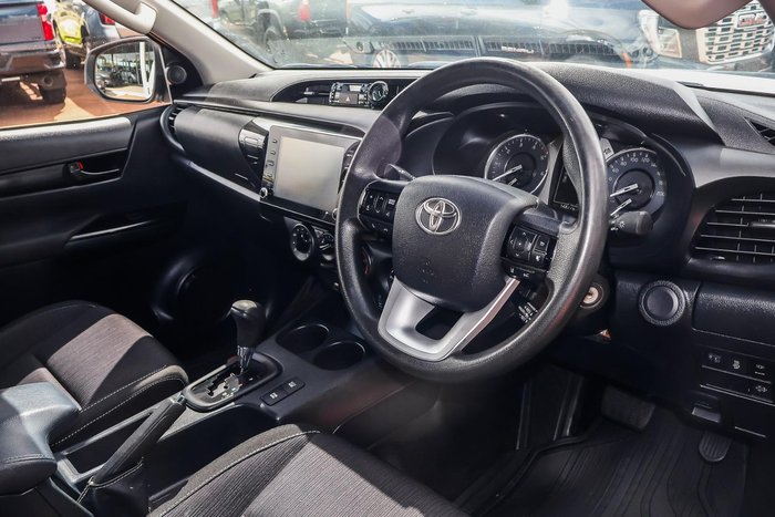 2021 Toyota Hilux SR