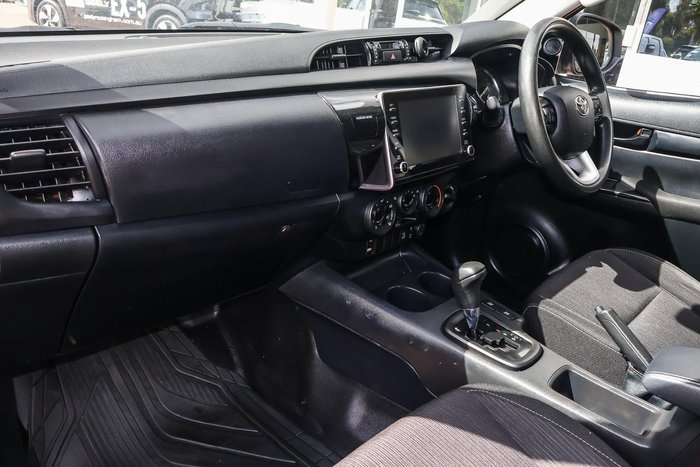 2021 Toyota Hilux SR