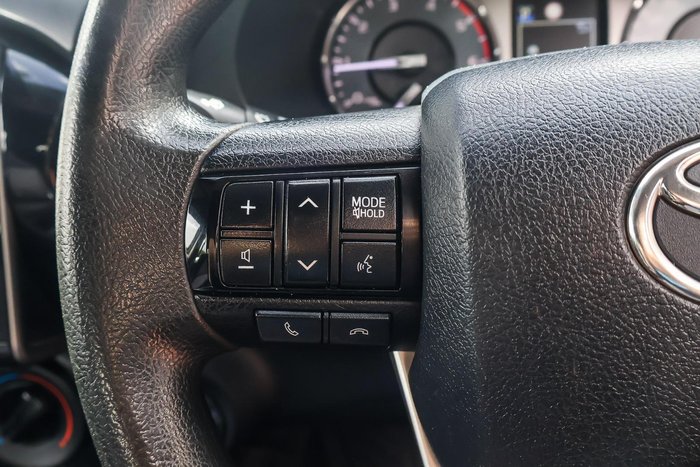 2021 Toyota Hilux SR