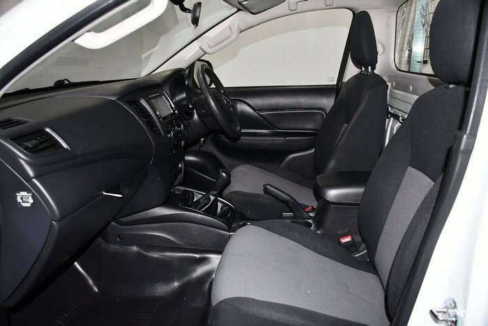 2022 Mitsubishi Triton GLX