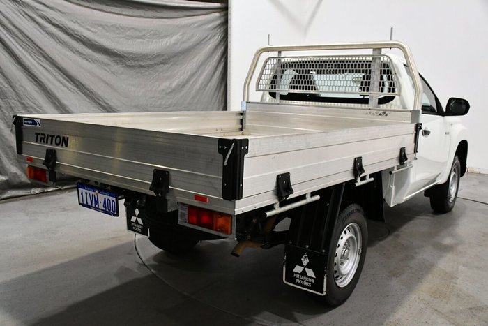 2022 Mitsubishi Triton GLX