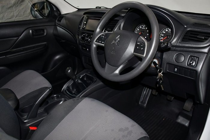 2022 Mitsubishi Triton GLX