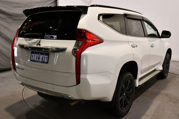 2019 Mitsubishi Pajero Sport Black Edition