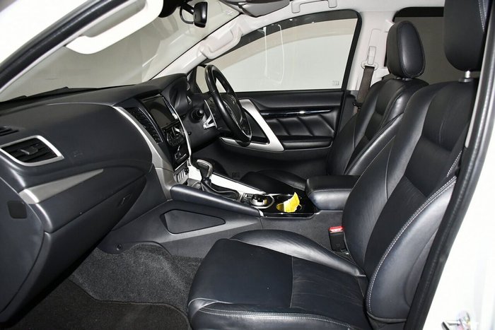 2019 Mitsubishi Pajero Sport Black Edition