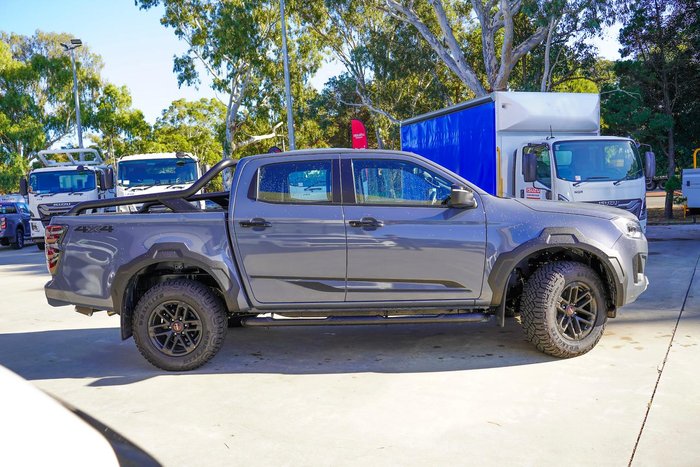 2025 Isuzu D-MAX BLADE