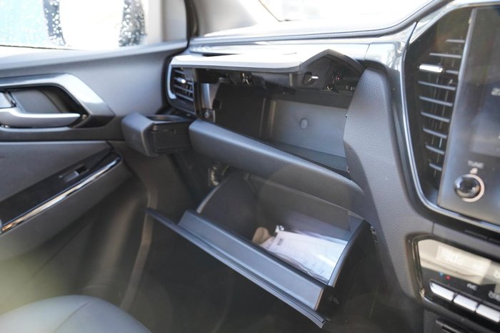 2025 Isuzu D-MAX BLADE