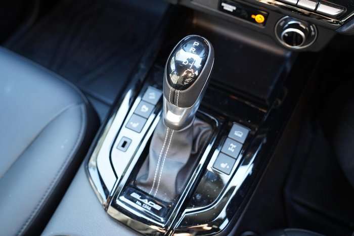 2025 Isuzu D-MAX BLADE