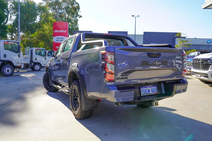 2025 Isuzu D-MAX BLADE