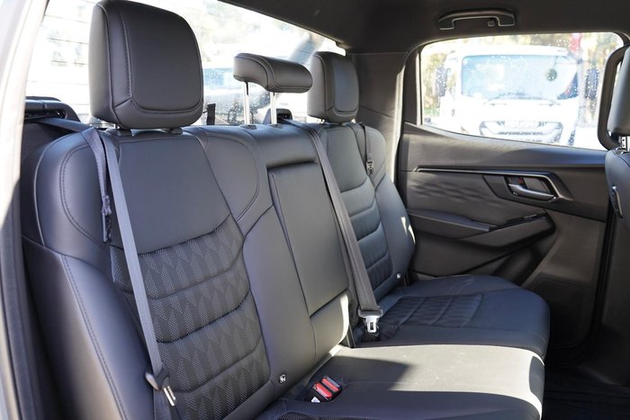 2025 Isuzu D-MAX BLADE