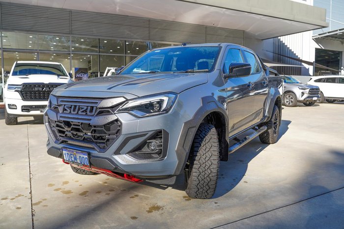 2025 Isuzu D-MAX BLADE