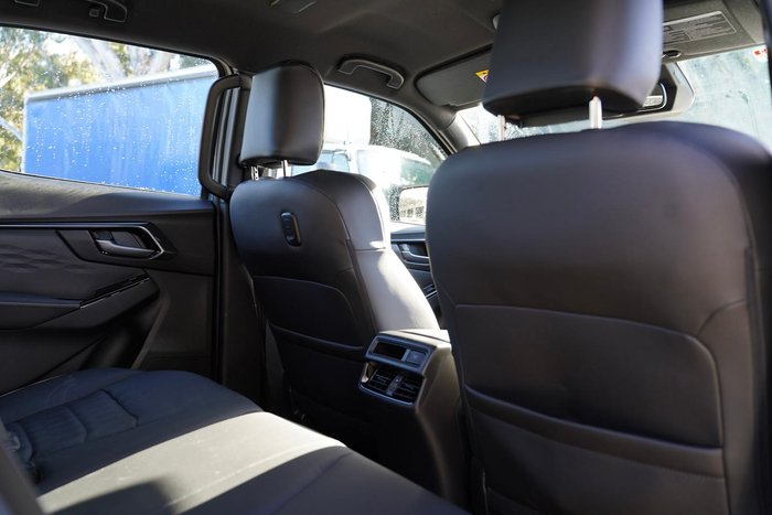 2025 Isuzu D-MAX BLADE
