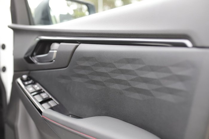 2025 Isuzu D-MAX X-TERRAIN