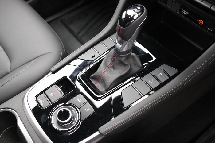 2025 Isuzu MU-X X-TERRAIN