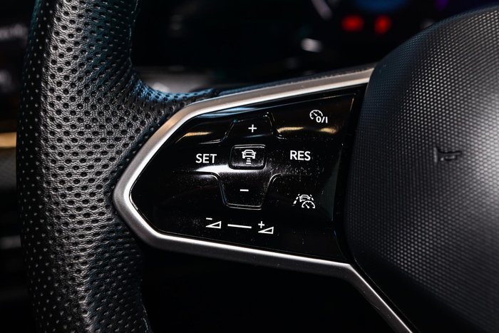 2024 Volkswagen Golf 110TSI R-Line