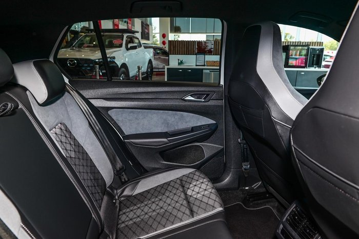 2024 Volkswagen Golf 110TSI R-Line