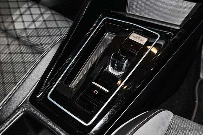 2024 Volkswagen Golf 110TSI R-Line