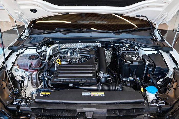 2024 Volkswagen Golf 110TSI R-Line