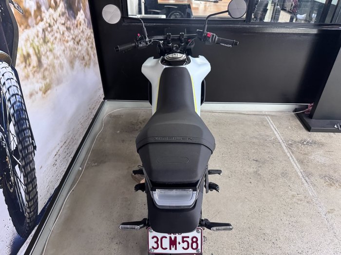 2024 HUSQVARNA VITPILEN 401 WHITE