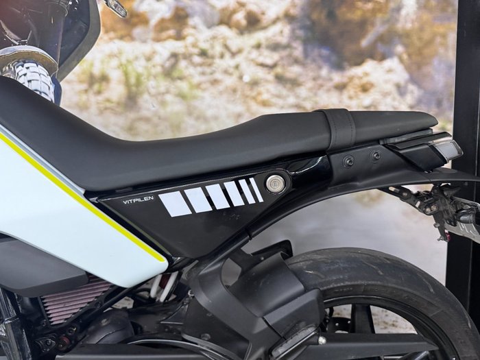 2024 HUSQVARNA VITPILEN 401 WHITE