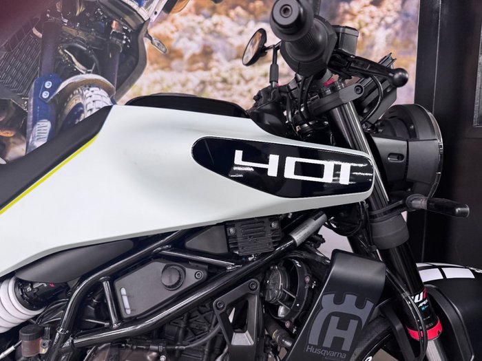 2024 HUSQVARNA VITPILEN 401 WHITE