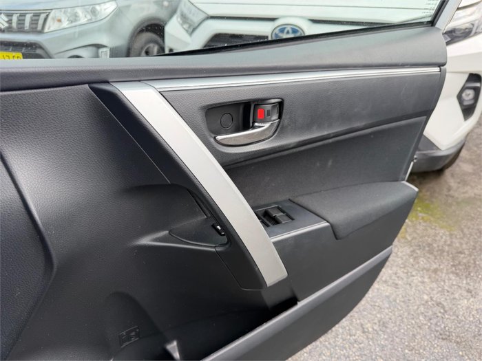 2018 TOYOTA COROLLA SX