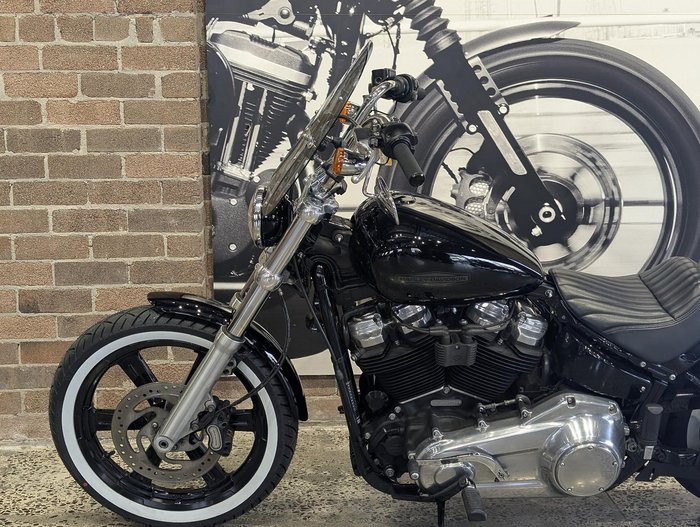 2022 Harley-Davidson Softail Standard 107 (FXST) Softail Black