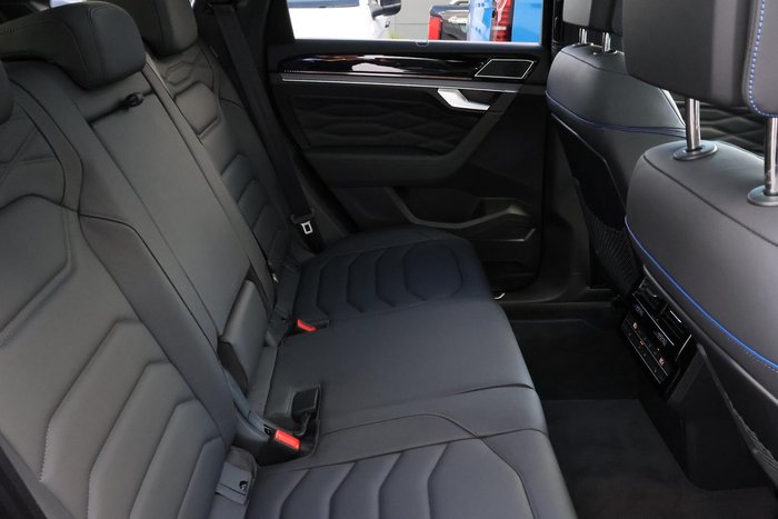 2025 Volkswagen Touareg R