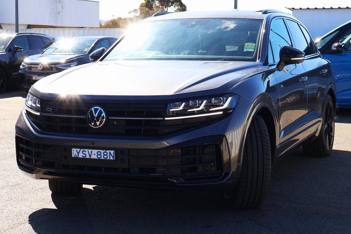 2025 Volkswagen Touareg R