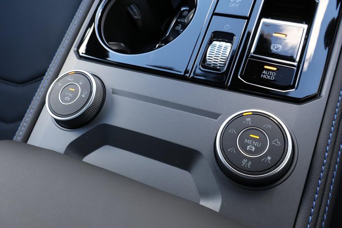 2025 Volkswagen Touareg R