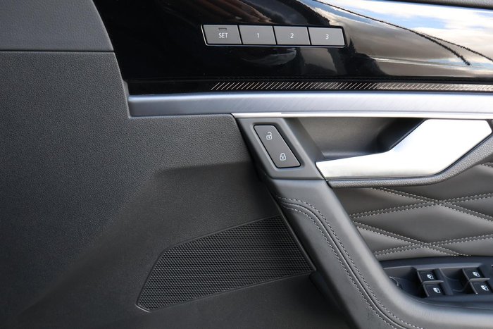 2025 Volkswagen Touareg R