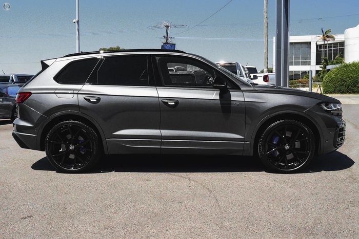 2025 Volkswagen Touareg R