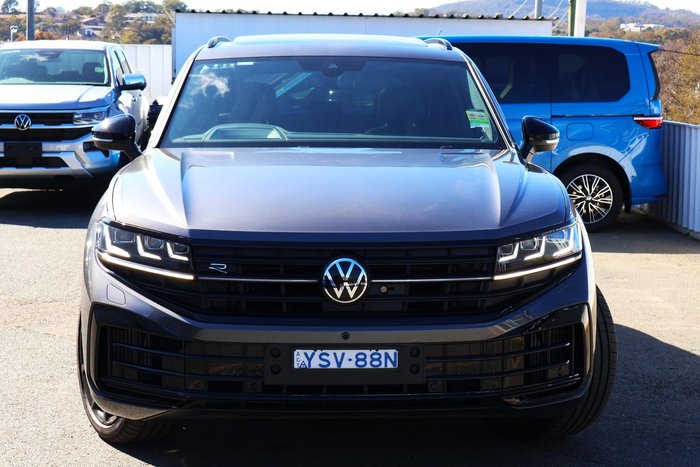 2025 Volkswagen Touareg R