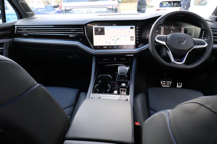 2025 Volkswagen Touareg R