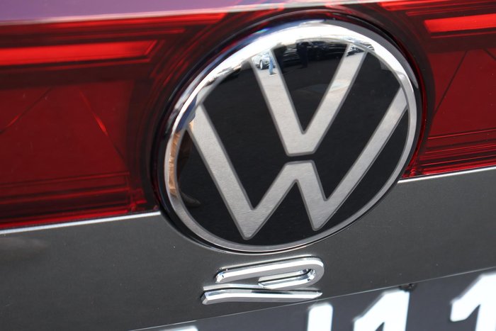 2025 Volkswagen Touareg R