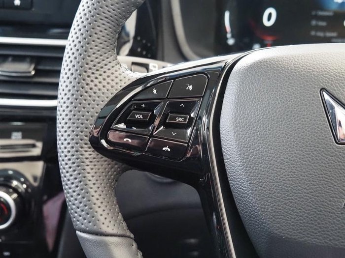 2025 Mahindra XUV3XO AX7L