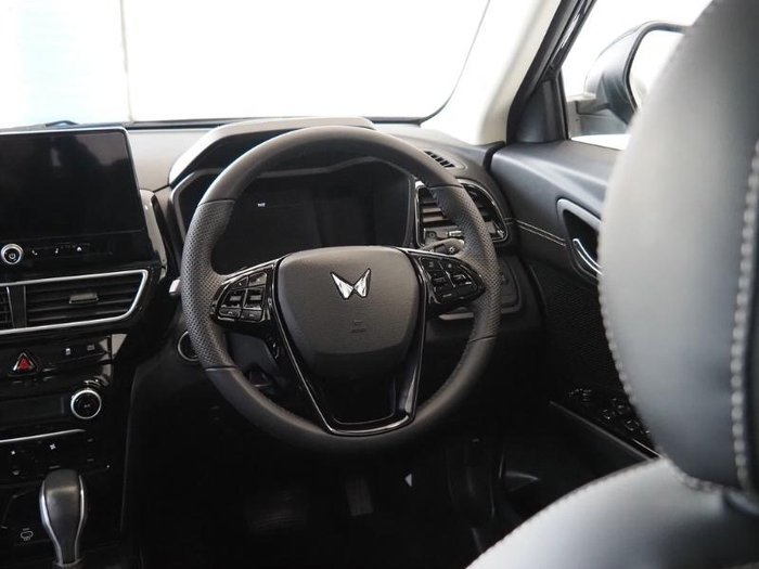 2025 Mahindra XUV3XO AX7L