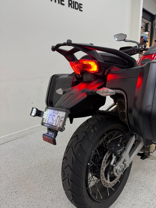 2023 DUCATI MULTISTRADA V4 S Red