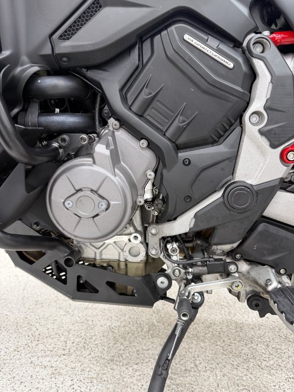 2023 DUCATI MULTISTRADA V4 S Red