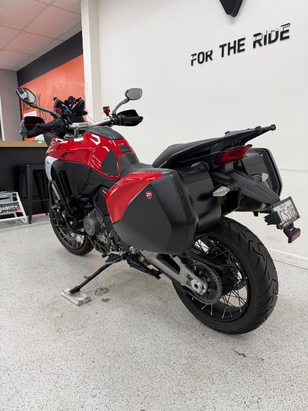 2023 DUCATI MULTISTRADA V4 S Red