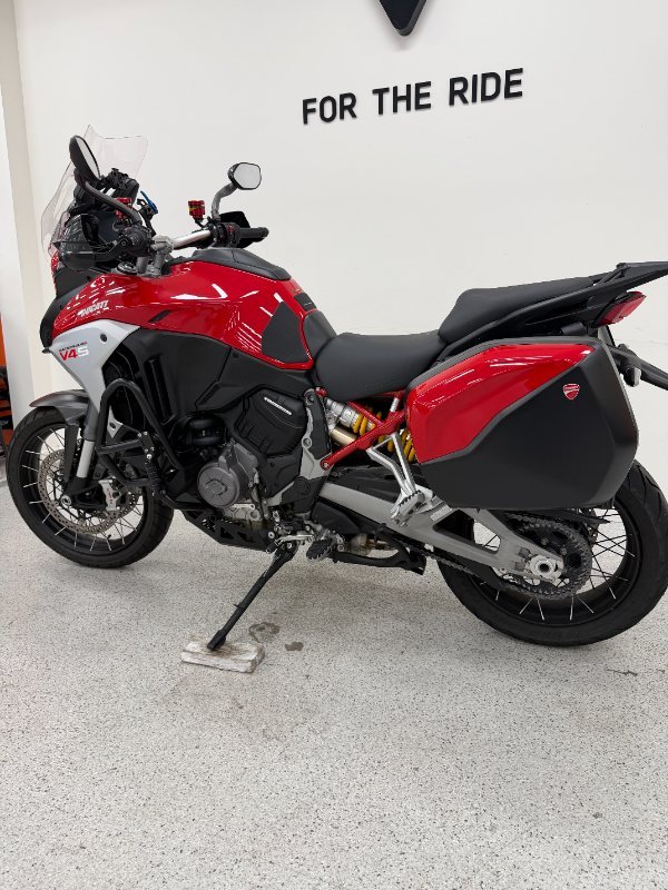 2023 DUCATI MULTISTRADA V4 S Red