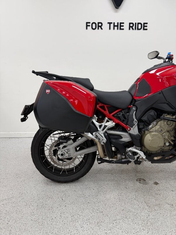 2023 DUCATI MULTISTRADA V4 S Red