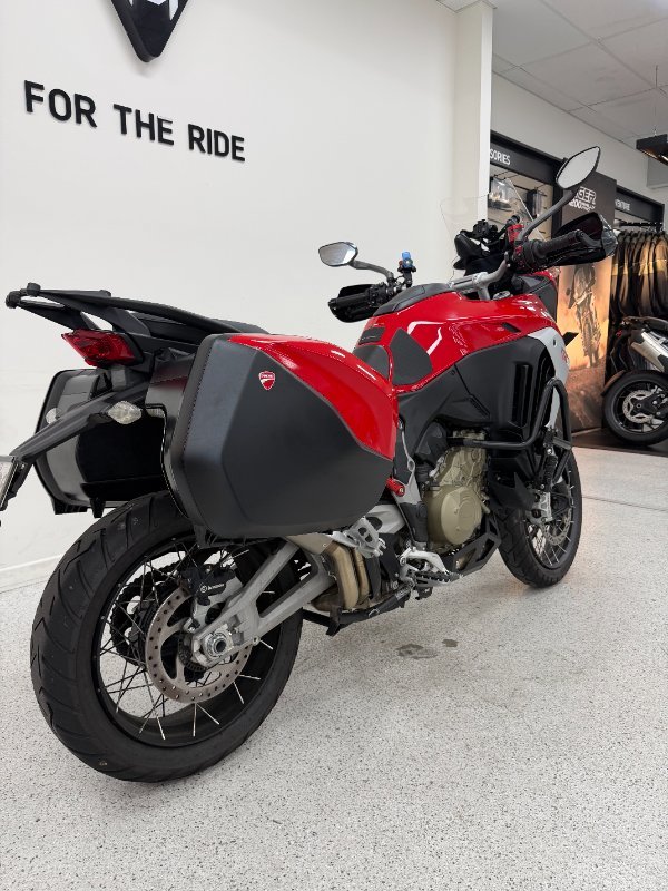 2023 DUCATI MULTISTRADA V4 S Red