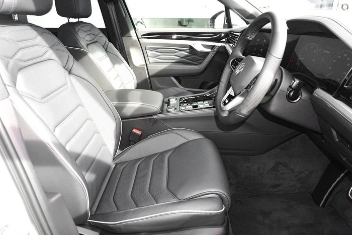 2024 Volkswagen Touareg 210TDI R-Line