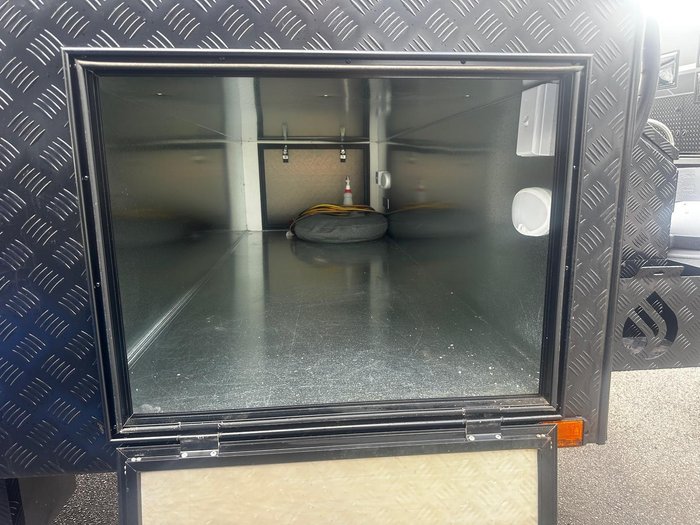 2022 Majestic Navigator 21Ft Club Lounge