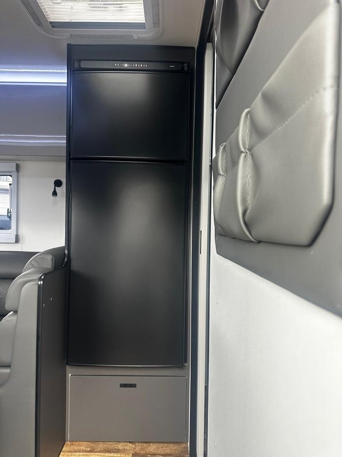 2022 Majestic Navigator 21Ft Club Lounge