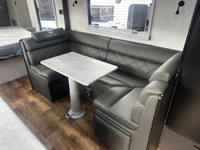2022 Majestic Navigator 21Ft Club Lounge