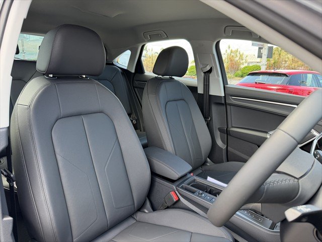 2025 Audi Q3 35 TFSI S line edition