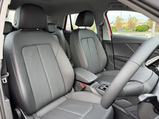 2025 Audi Q2 35 TFSI S line edition