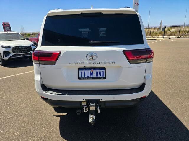 2021 Toyota LANDCRUISER LC300 3.3L V6 DSL VX 7 Seats